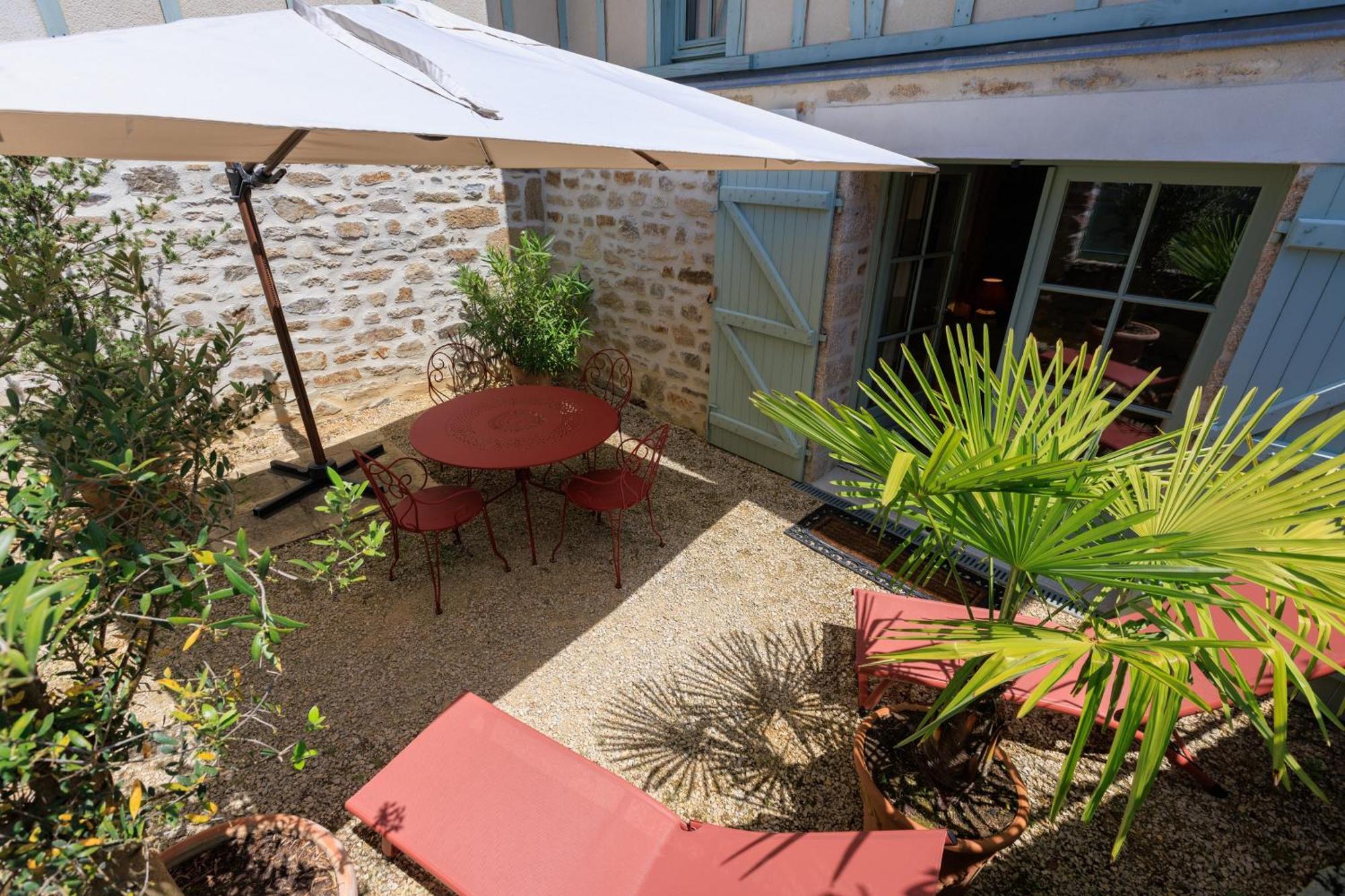 Maison D'Hotes Les Jardins Saint Eloi Le Lonzac Exteriér fotografie